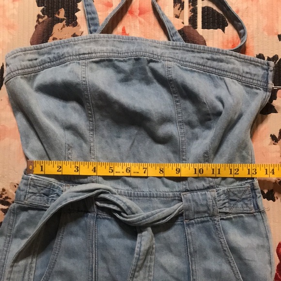 Women’s Free People Blue Denim Cargo Belted Cutout Jumpsuit Size small - Picture 10 of 11